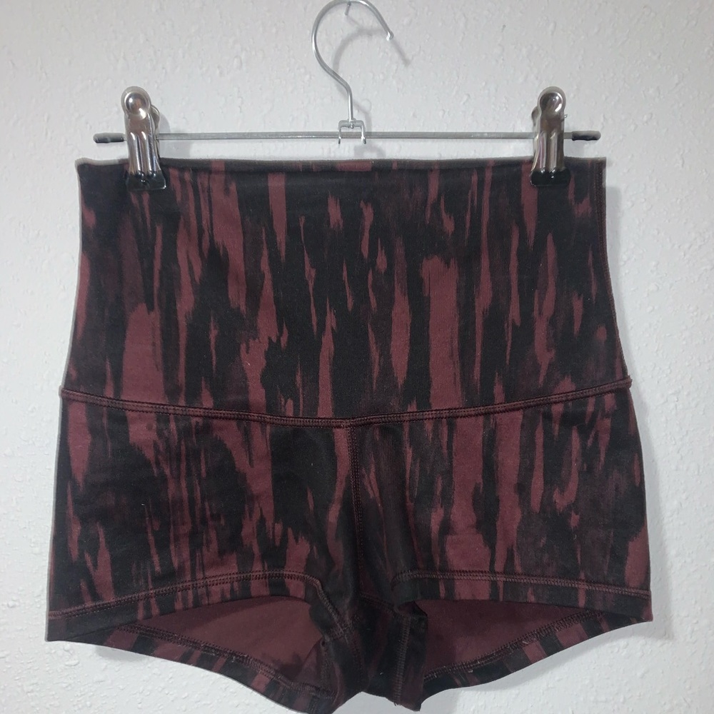Lululemon Boogie Short (Roll Down) Size 4